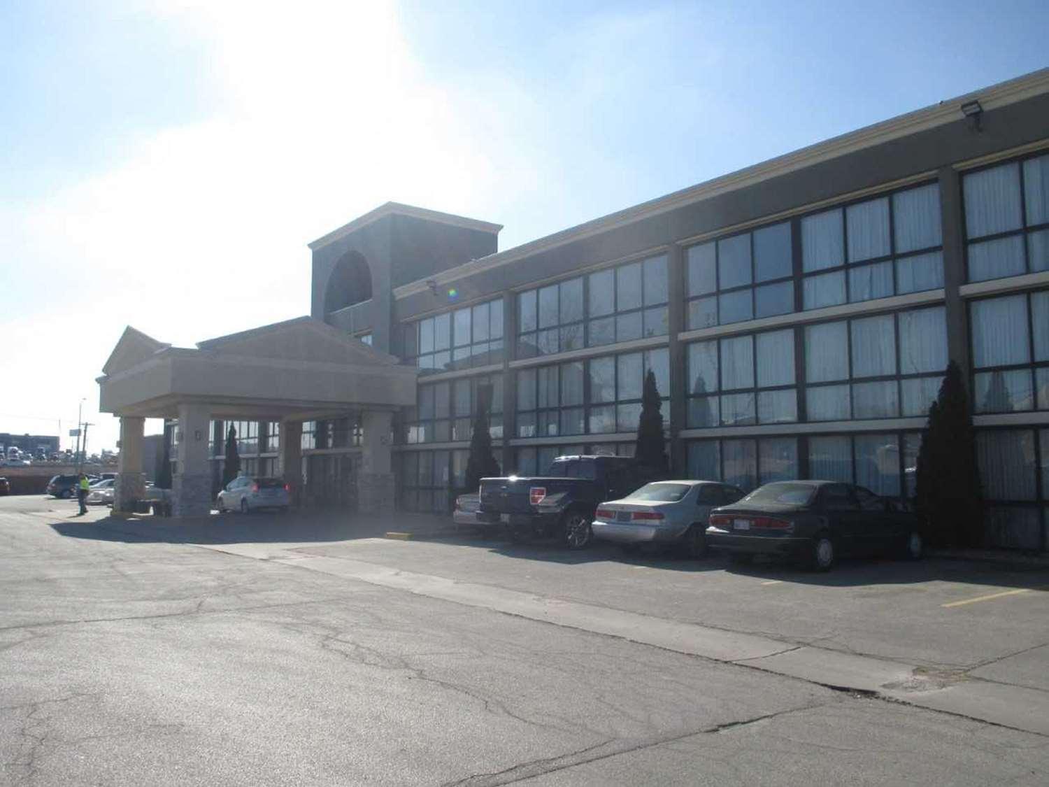 Wingate By Wyndham Kansas Hotel