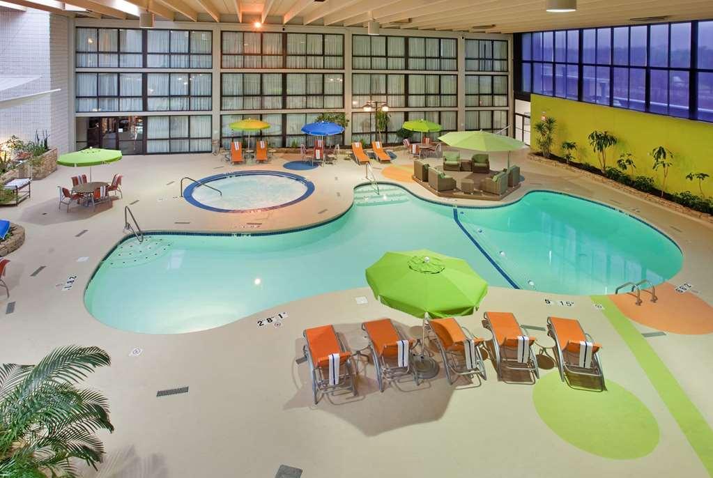 Wingate By Wyndham Kansas 3*