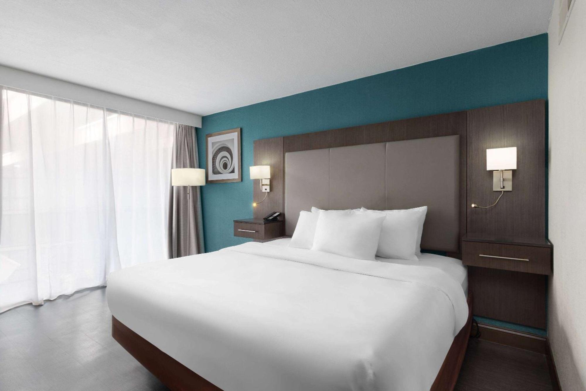Wingate By Wyndham Kansas Hotel 3*