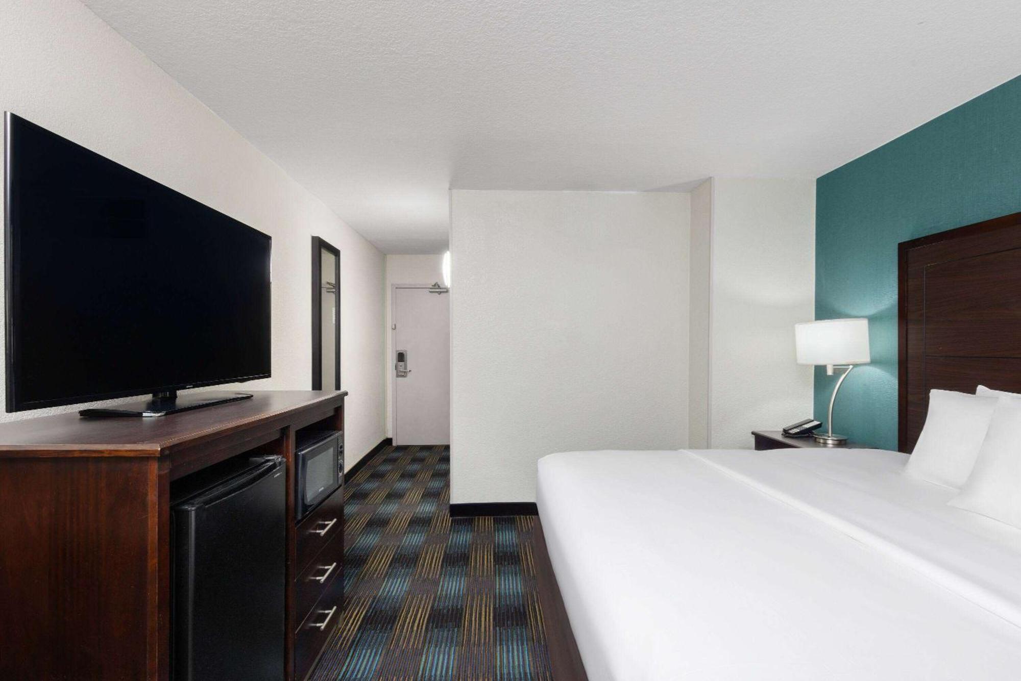 Wingate By Wyndham Kansas Hotel Kansas City