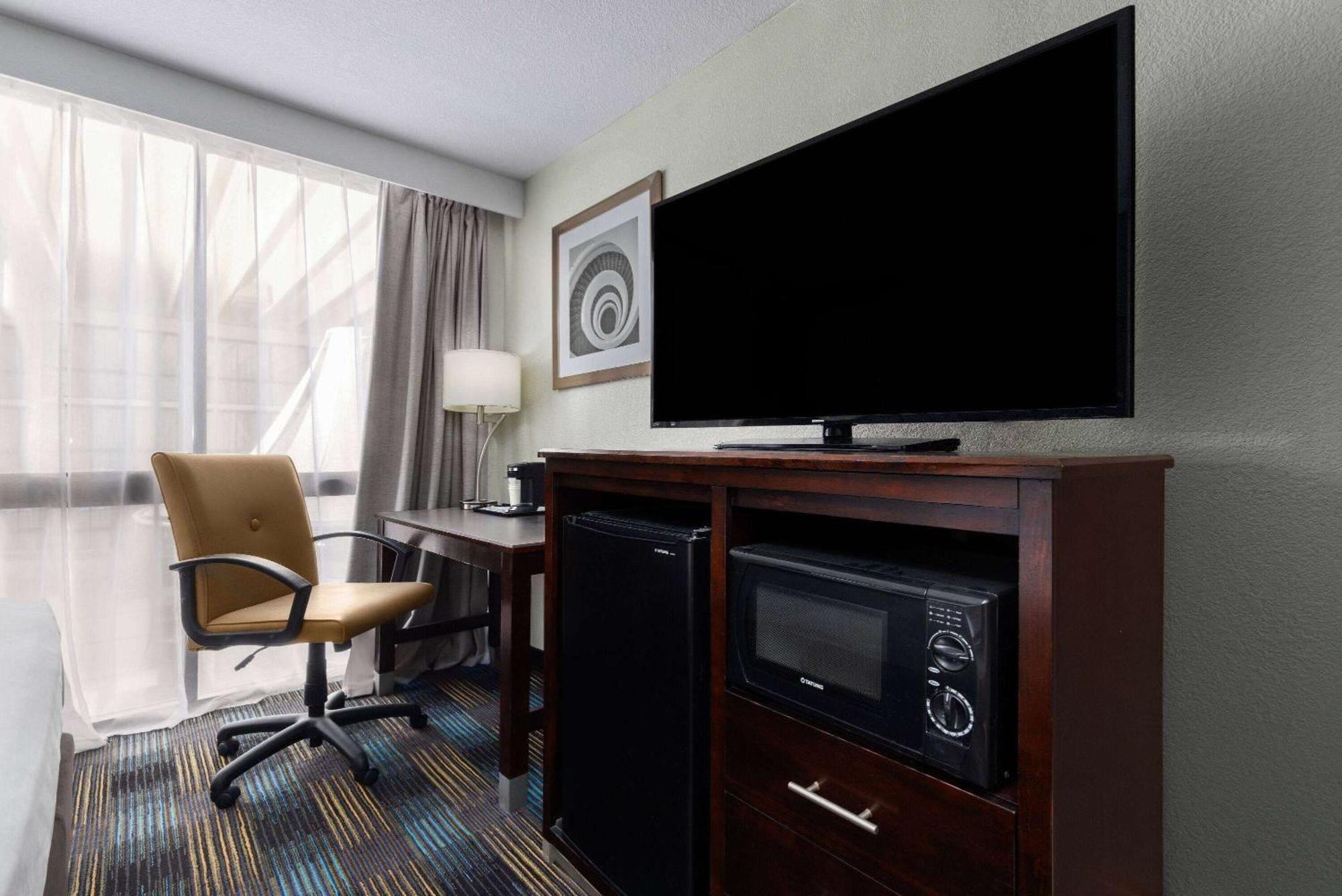 Wingate By Wyndham Kansas Kansas City