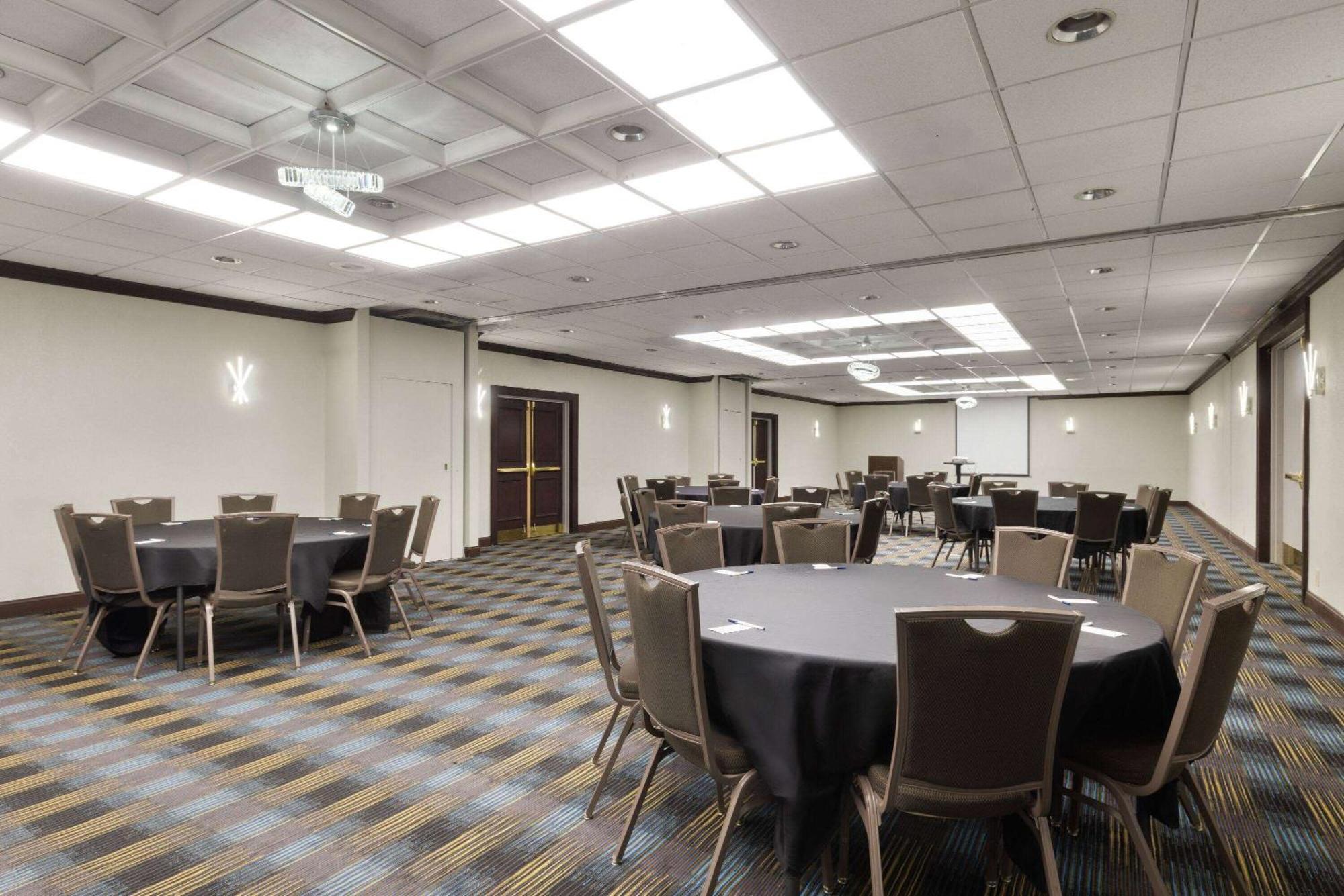Wingate By Wyndham Kansas Hotel Kansas City
