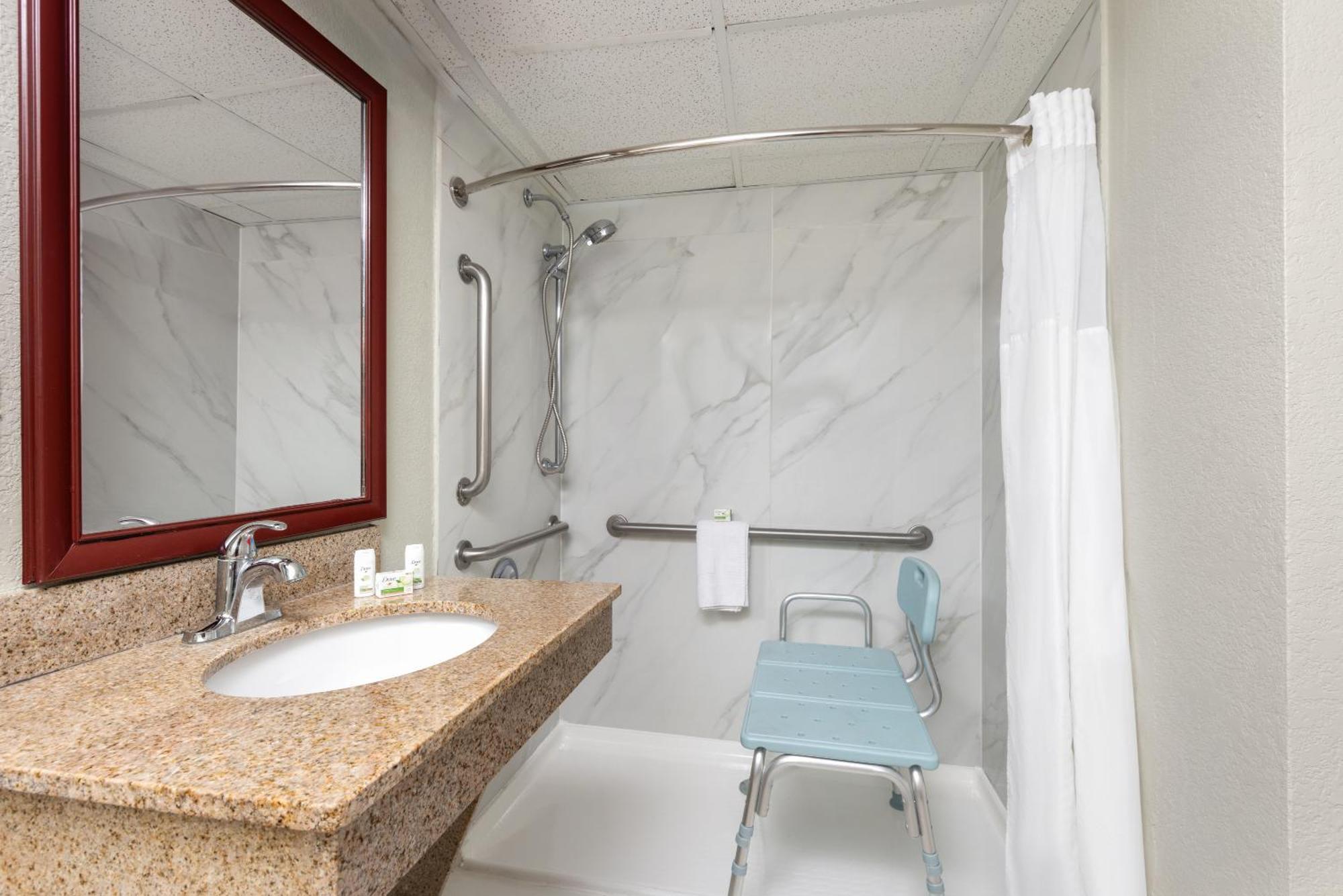 Hotel Wingate By Wyndham Kansas 3*