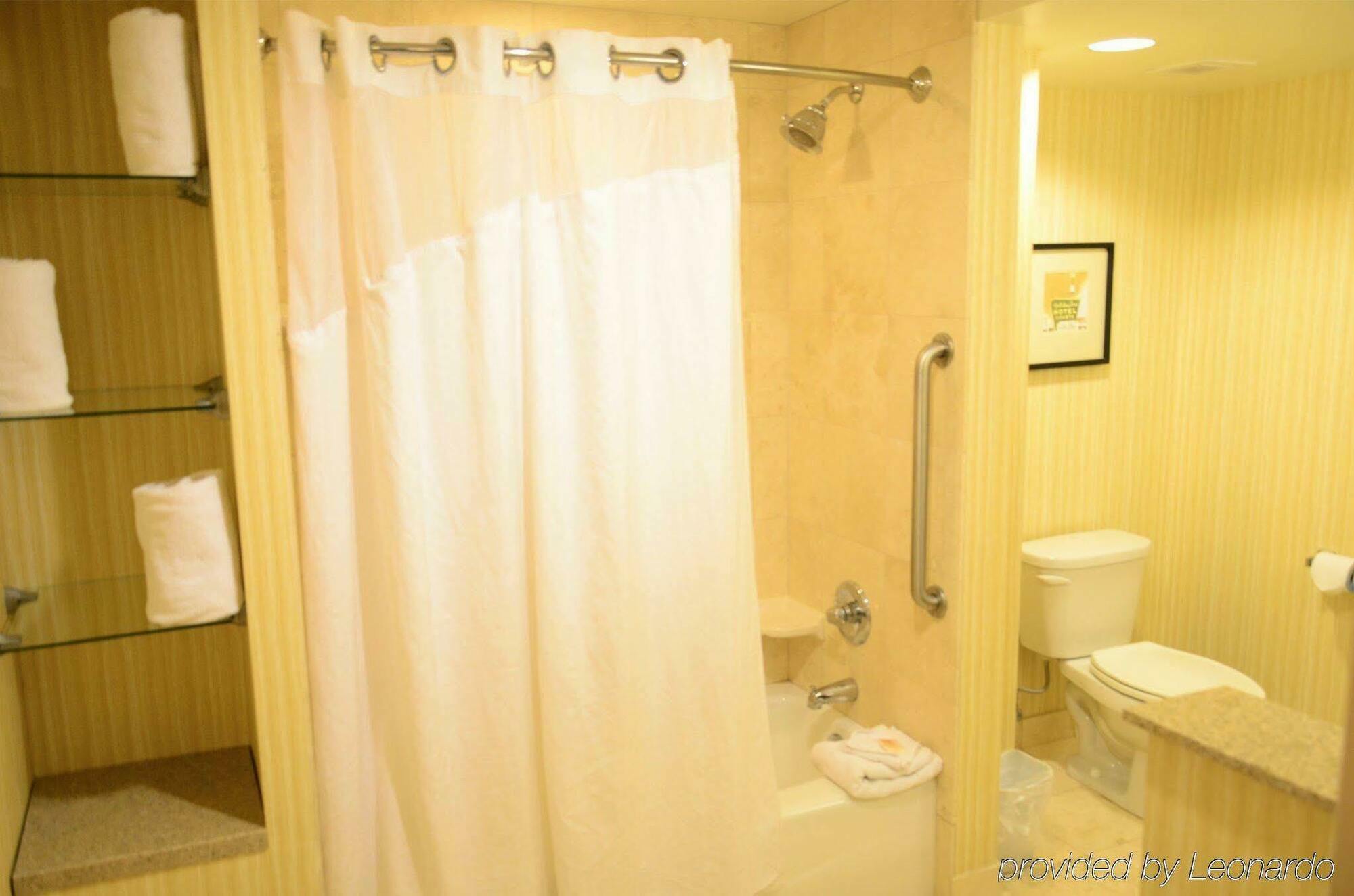 Wingate By Wyndham Kansas 3*